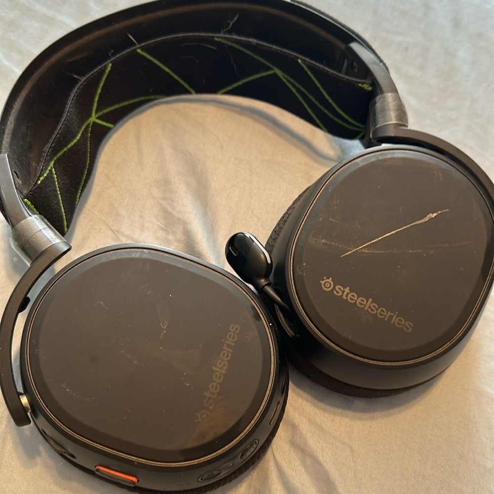 Arctis 9 Wireless Gaming Headset Steelseries
